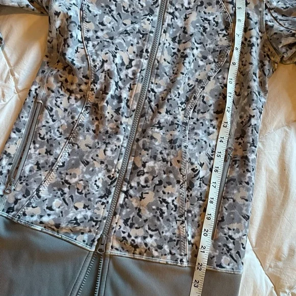 Lululemon Nice Asana Jacket - Picture 9 of 10